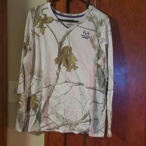 White Camo Long-sleeved Shirt.